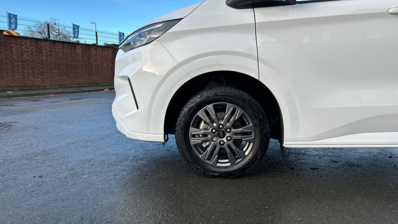 Ford Tourneo Custom 320 L1 Diesel Fwd 2.0 EcoBlue 136ps H1 Titanium 8 seater Auto